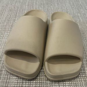 Khaite Brighton rubber slides sandal EU37